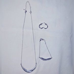 Beautiful Necklace, Bracelet, & Earring Set